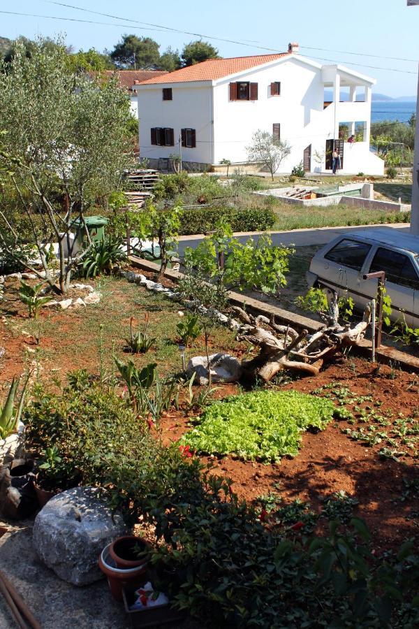 Apartments By The Sea Brgulje, Molat - 6241 Exterior photo